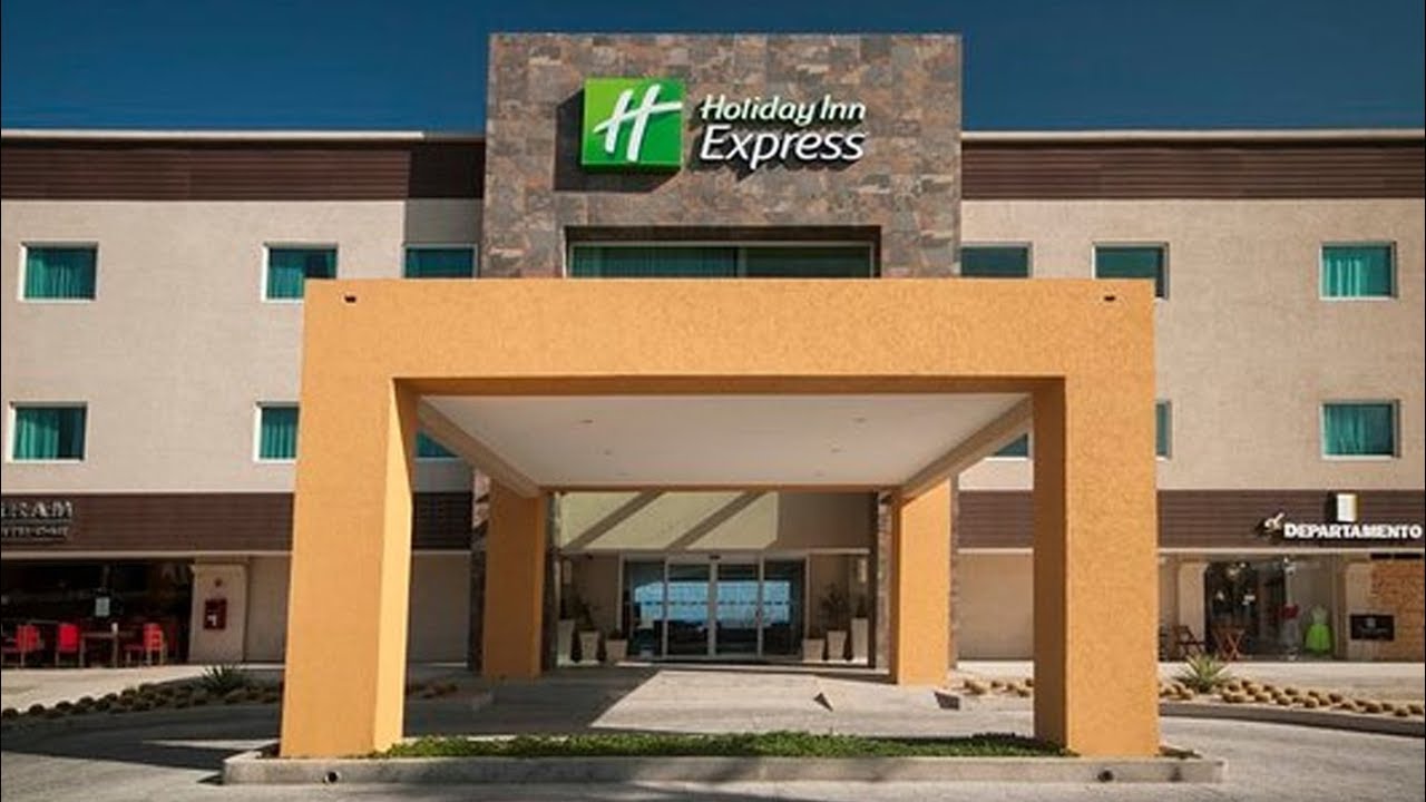 Experience Luxury at the Holiday Inn Cabo San Lucas