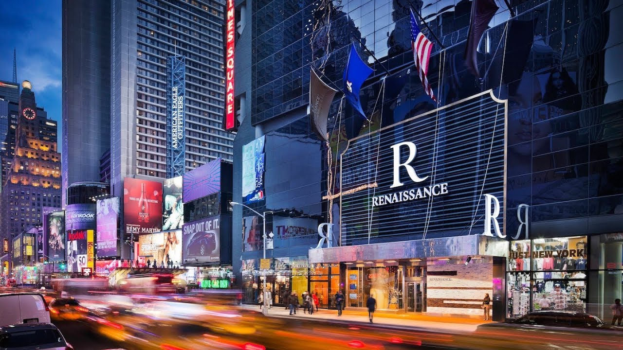 Discover the Best NYC Hotels Near Times Square