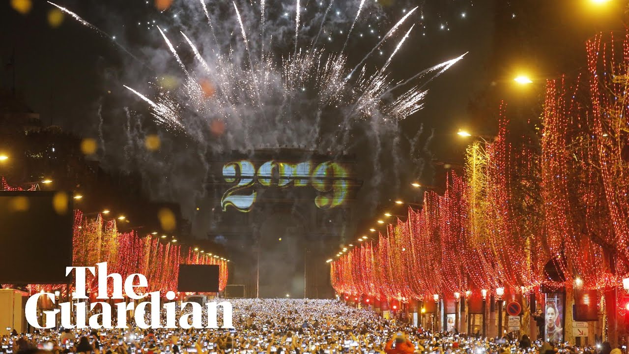 Celebrate Christmas at the Arc de Triomphe