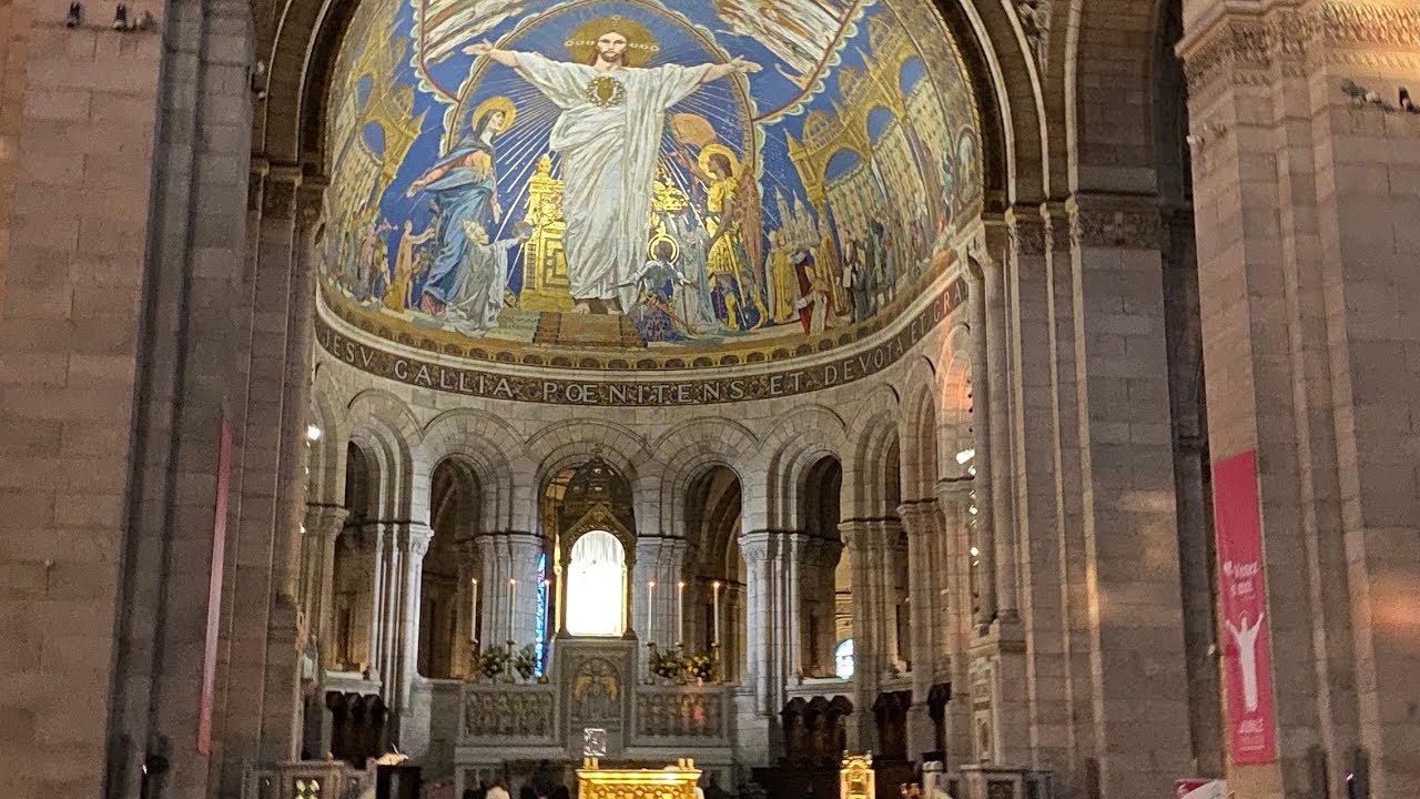 Visit the Sacred Heart Basilica in Paris