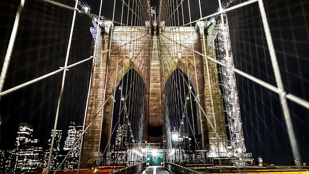 Experience the Magic of the Brooklyn Bridge at Night