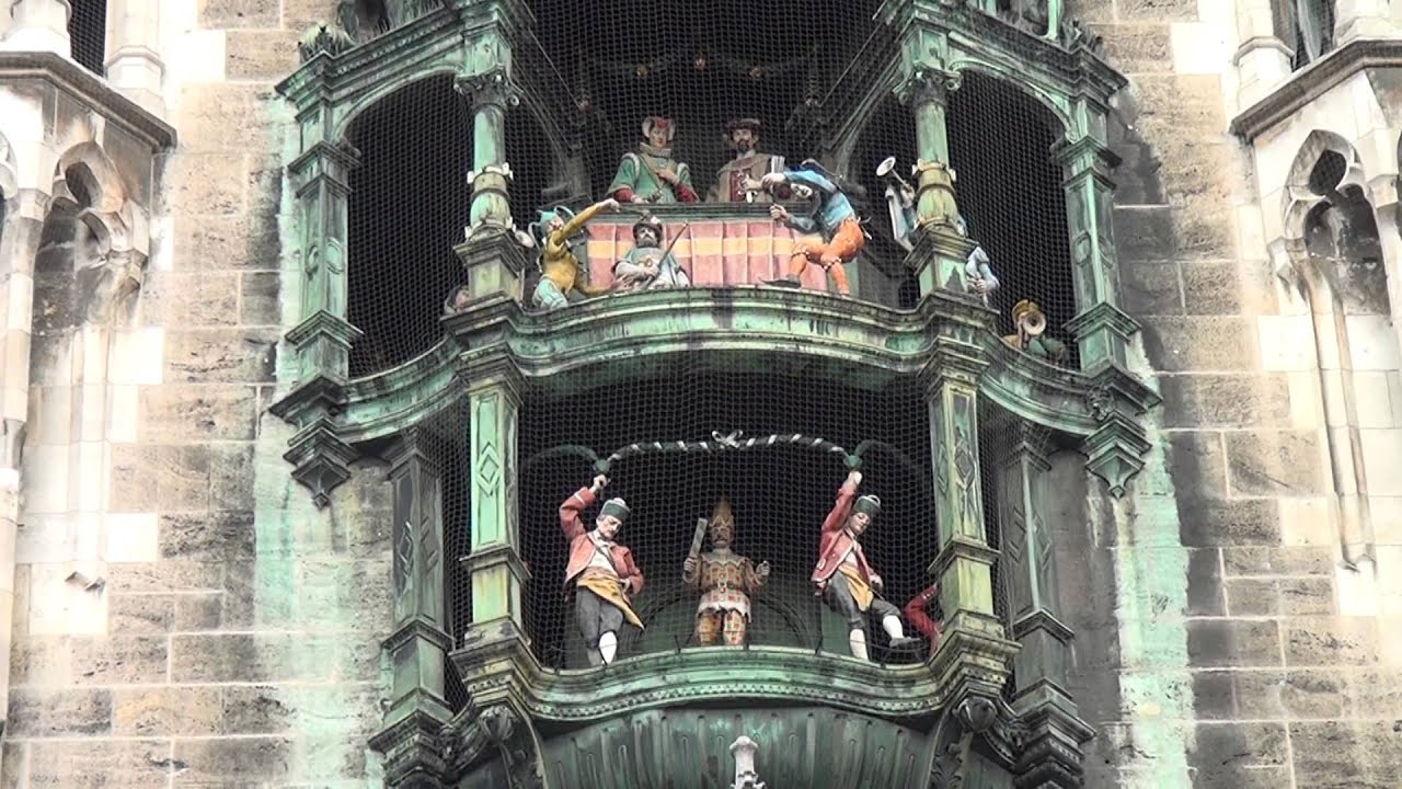 Explore the Glockenspiel at Marienplatz