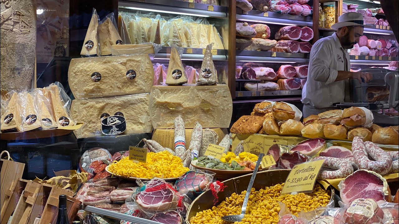 Exploring Milan's Mercato di Mezzo