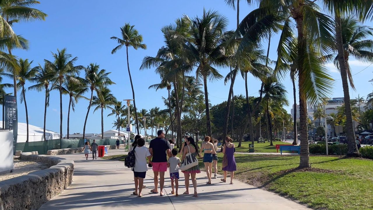 Explore the Iconic Ocean Drive Miami Beach Boardwalk - A Must-See!