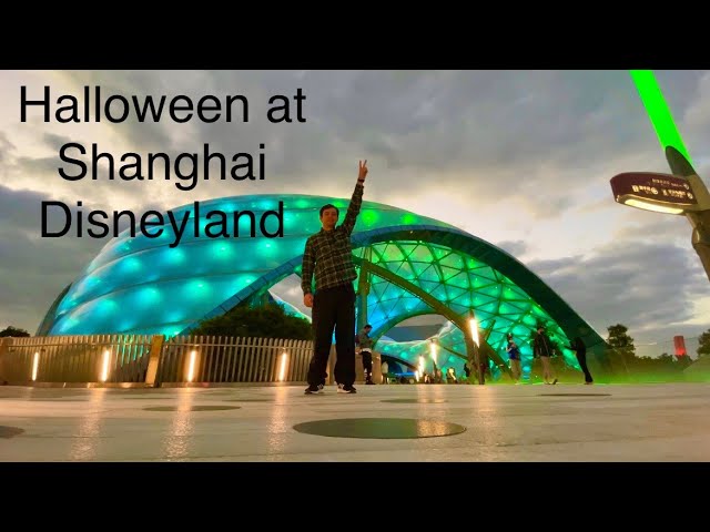 Experience the Magic of Shanghai Disneyland Halloween!