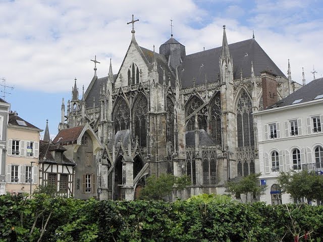 Discover the Historic Basilique Saint Urbain in Troyes