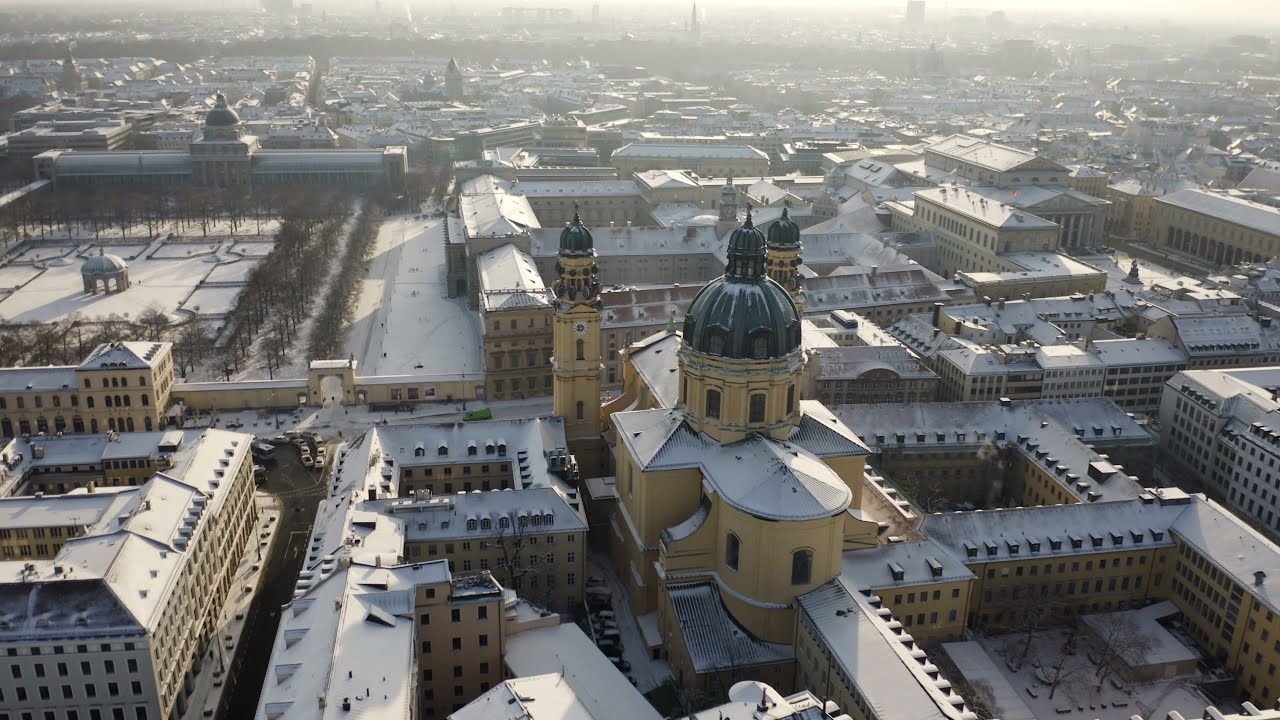 Explore the Treasures of Munich's Residenz Schatzkammer